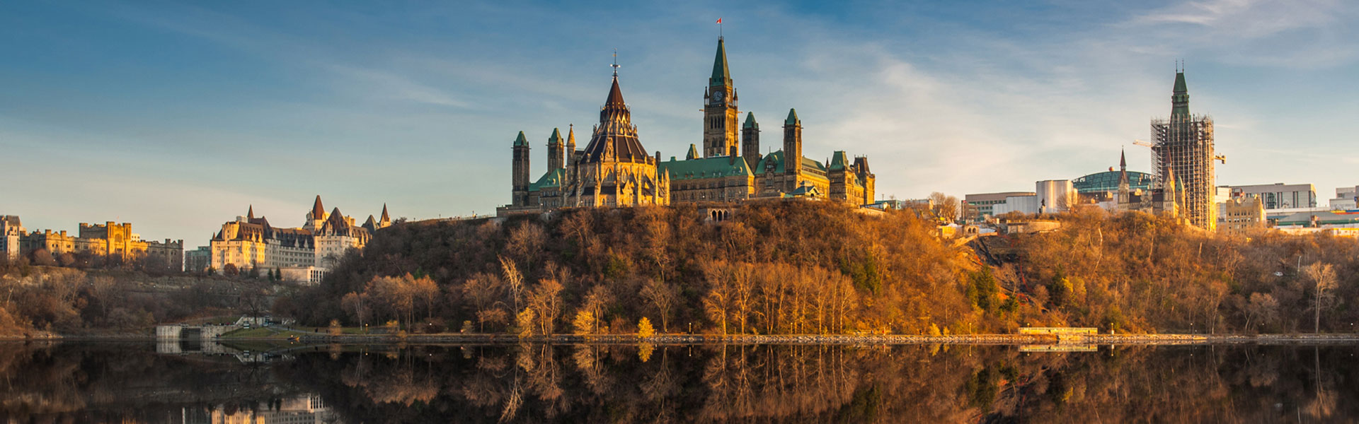 Ottawa Parliament Buildings| Canada Train Vacations