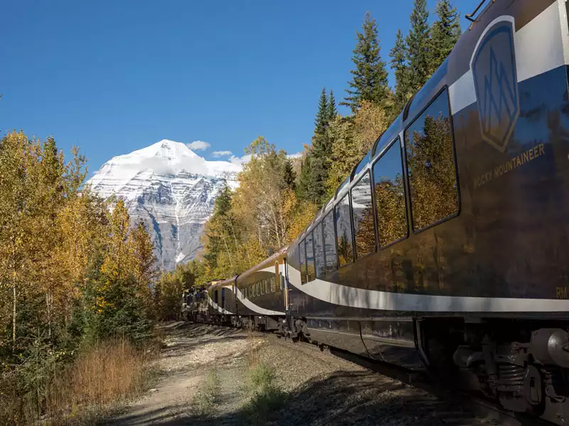 Canadian Rockies Rail Circle Tour | Rocky Mountaineer